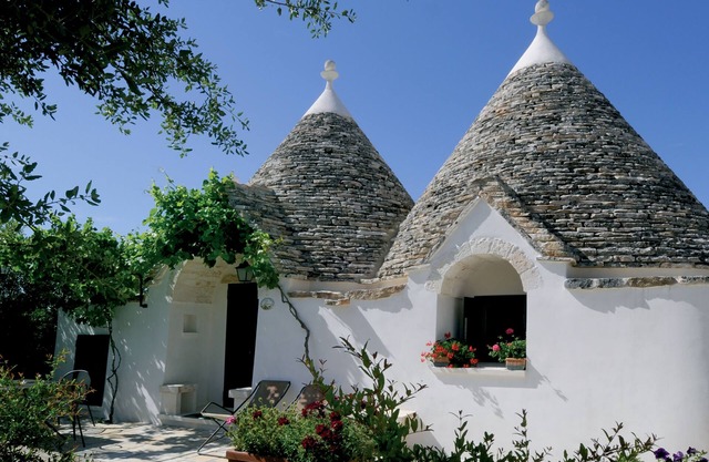 Trulli Itria Valley - Trulli of Pomegranate with large heated pool