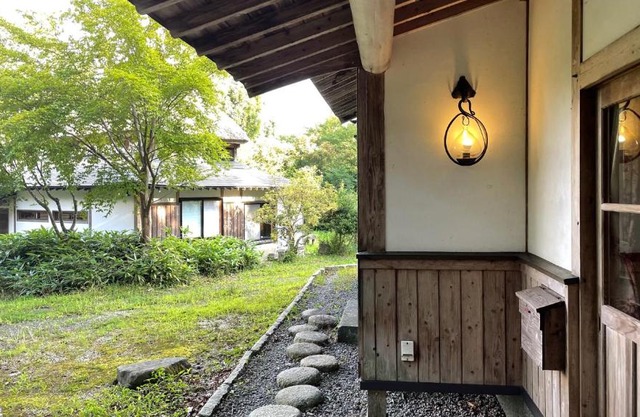 Tsuki no An -Cottage Moon- 月の庵- 大自然と木に囲まれた一軒家