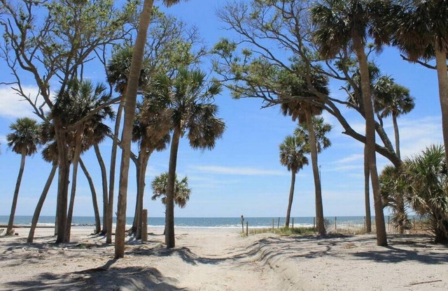 Tuanis Cottage Close to Military Bases, Beaches & Golf.