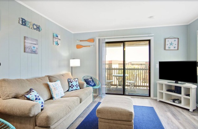 Turtle's Nest condo - private beach access, panoramic inlet/partial ocean viewsn