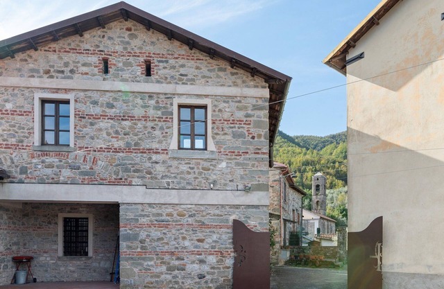 Tuscan Haven- Spacious Home