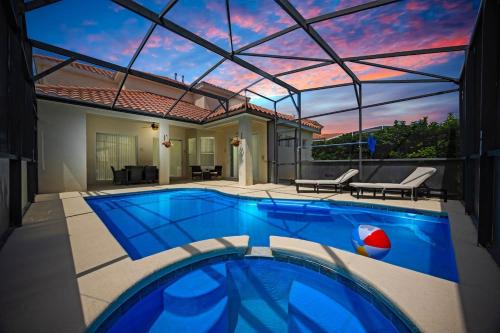 Tuscan Hills Retreat near Disney with pool and PS5 game loft