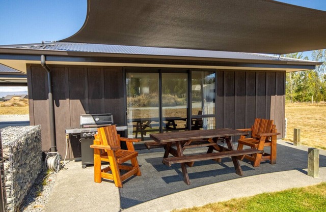 Tussock Treasure 1 - FREE WIFI