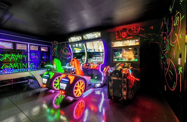 Twilight Tunes - Pool, Glowing Arcade Experience