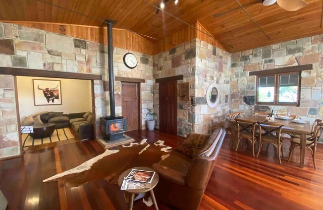 Twin River Ranch - The Main House and The Flat