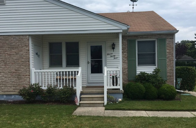 Twin Shore Home in Village Green