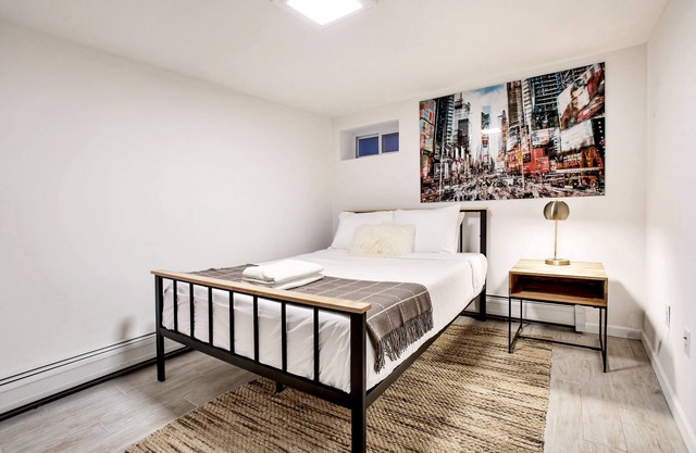 TwinCity 2BR/1BA Apartment-Mins away to NYC! (1)