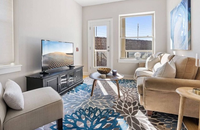 Two Apartments Together - Sleeps 8
