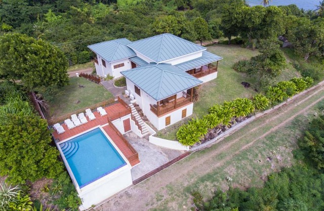 Two Bays Beach Villa, Apartment, and Studios