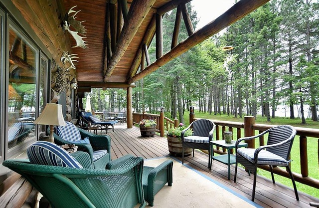 Two Bears Lodge: Serenity & Luxury on a Private Peninsula