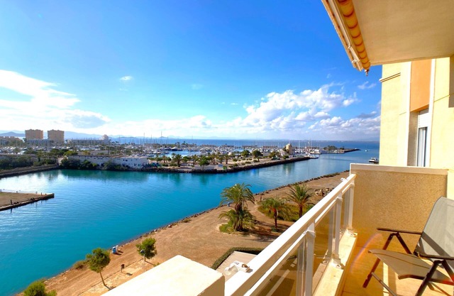 Two-bedroom with views over the Estacio Canal and Tomas Maestre Marina