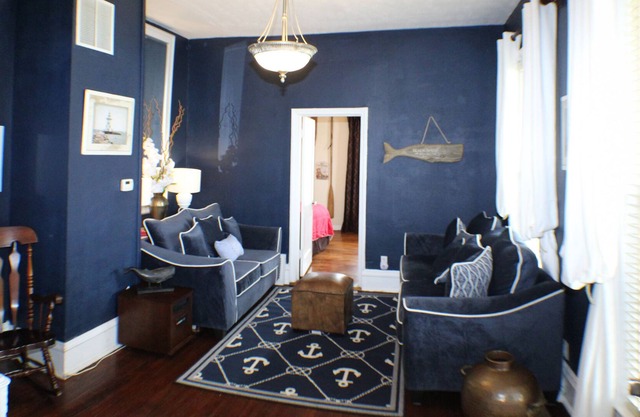 Two Bedroom Apartment in town by The Lighthouse Outlet Mall