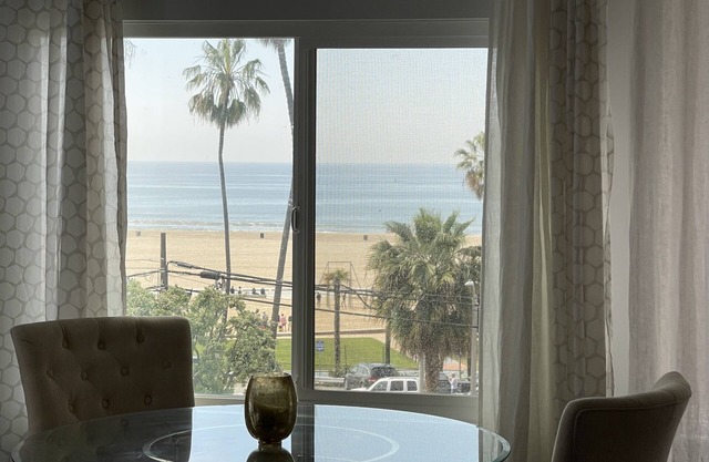 Two bedroom apt on the beach with ocean view!