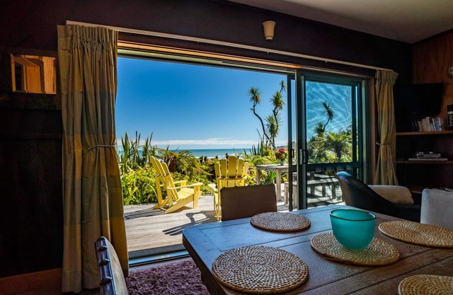 Two bedroom cottage with sea views, Punakaiki