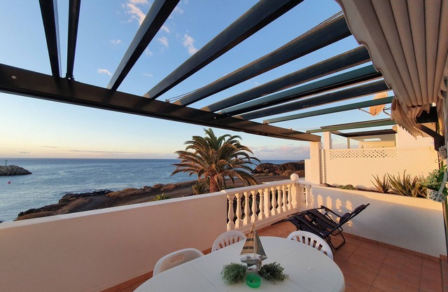 Two bedrooms Sea front apartment in Amarilla Golf
