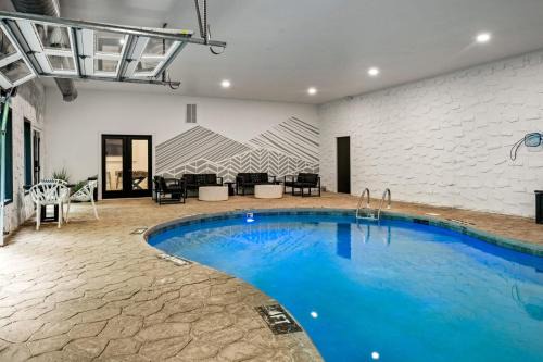 Two Firefly Mountain Suites by AvantStay with Heated Indoor Pool Game Room Playground for Kids