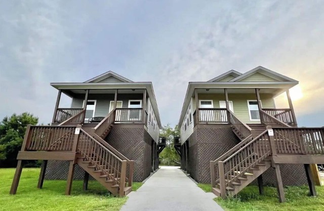 TWO homes, yes BOTH! Waterfront Beach Houses - steps to the lake