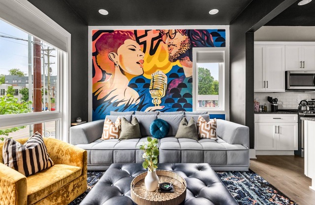 Two King Suites|4 miles to Broadway|Free Parking