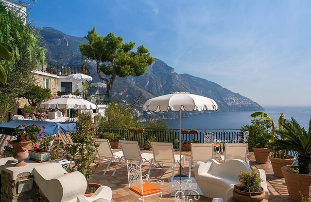 Two private villas with pool near town