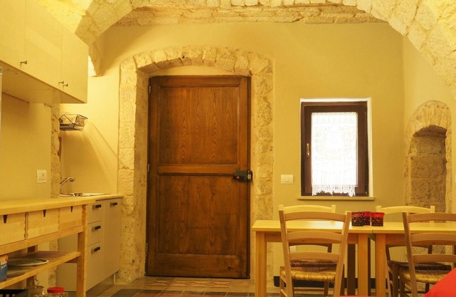 Two-room apartment in a 700 house a few km from the sea convenient to all services