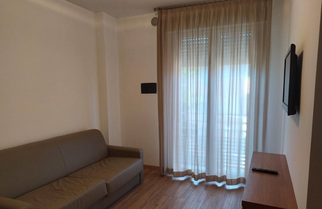 Two-room apartment Salsedine Viserbella with Beach Service included