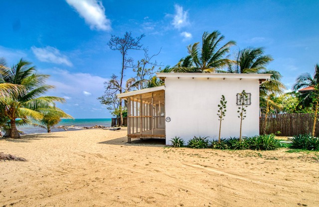 Two Stand-Alone Oceanfront Cabanas w/ Ocean View, Private Beach, Partial AC