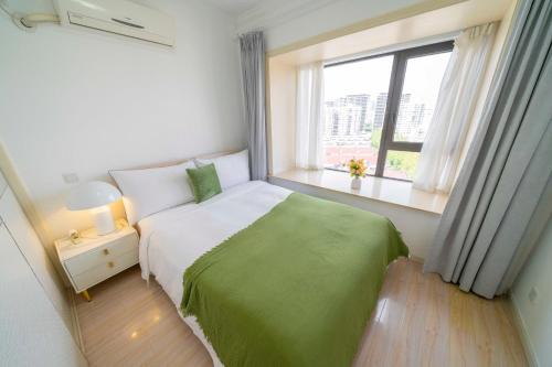 Tyms Modern 2BR APT Xujiahui Dacheng Residence