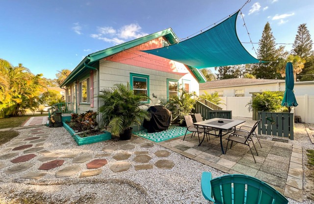 Tyn & Marty's Old-Fashioned Beach Cottage