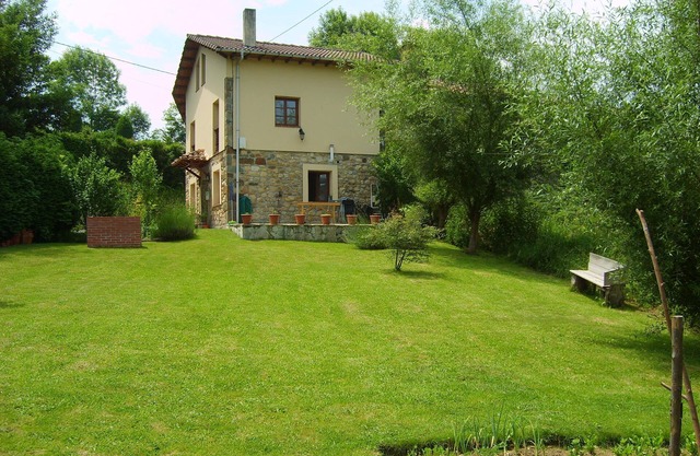 Typical Asturian House For Up To 6+ People With Private Garden