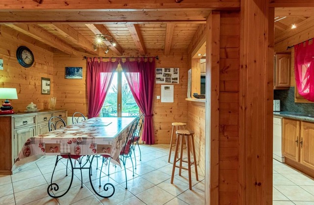 Typical chalet with fireplace, hikes and fishing in the Vosges, WiFi included