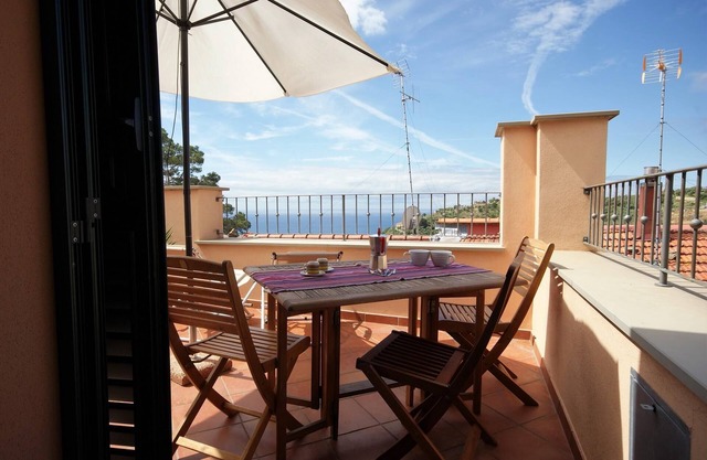 Typical ligurian flat with sea view terrace | Ap35