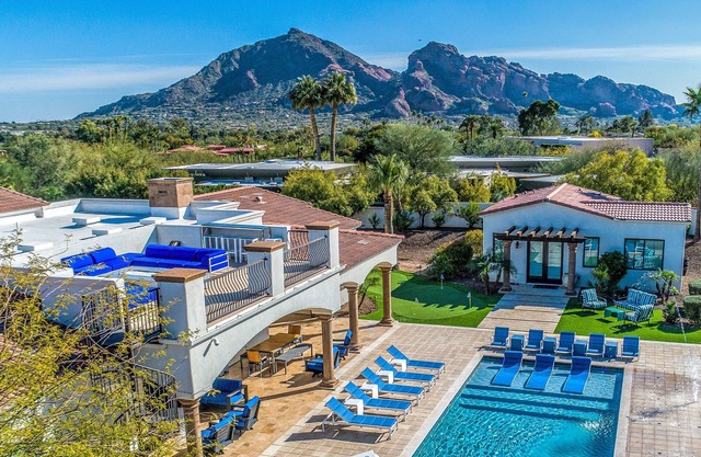 Ultimate Group Getaway - Pool, Pickleball, Splash Pad & Guest Casita