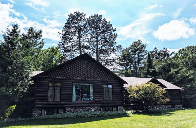 Ultimate Northwoods Log Home! Cabin 14, POV Resort