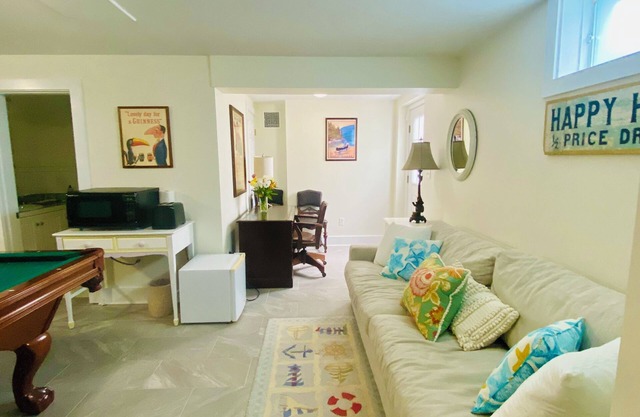 Ultimate relaxation spot with steam room, close to the beach. Family-friendly