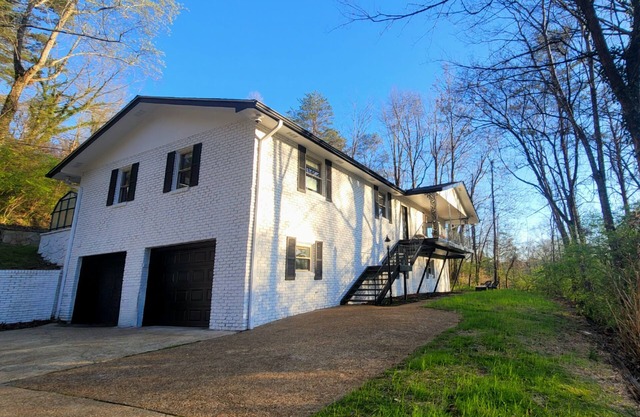 Ultimate Serene Mountain Retreat on 1+ Acre Private Land, Minutes to Downtown