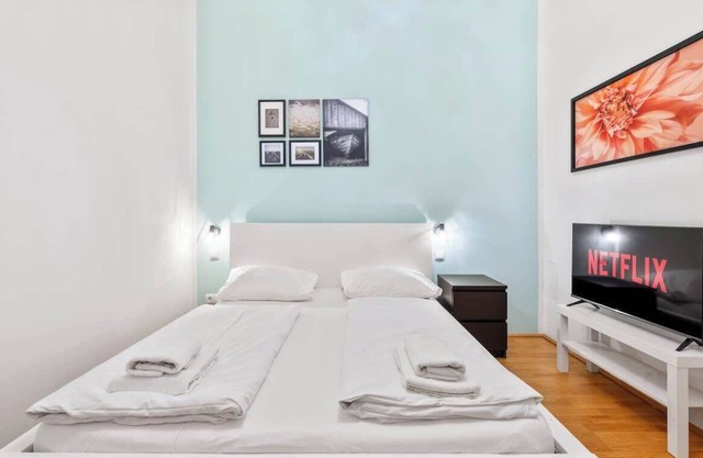 ultra fast wifi | free parking | air con
