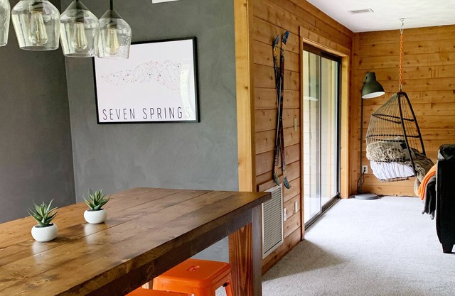 Ultra-hip, Family-Friendly, Modern Space- Enjoy all 7 Springs has to offer!