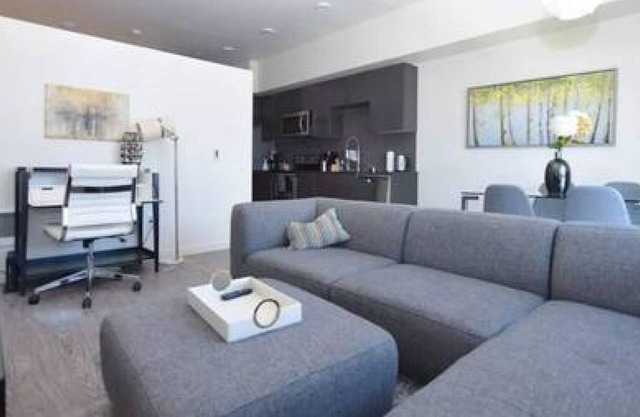 Ultra Modern Redmond 1BR| FastWifi | Gym | Sophari