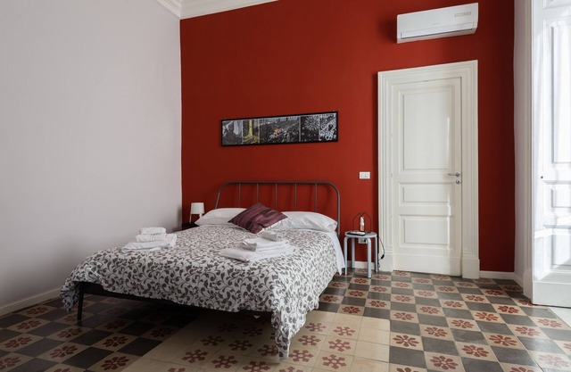 Umberto lodges DX, large apartment in the heart of Catania