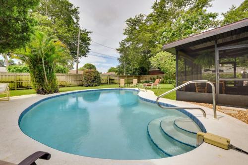 Uncle Louies Gulf Coast Gem with Outdoor Oasis