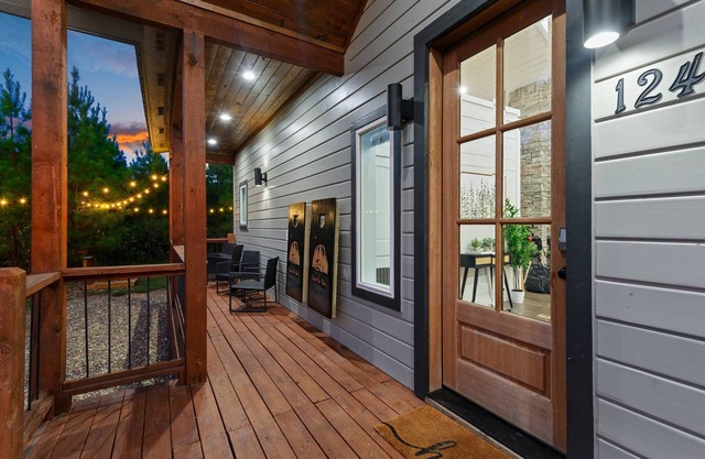 Under the Stars: Secluded, Hot Tub, Firepit, Pets, Games