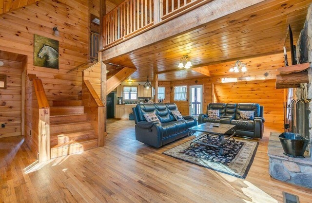 Unforgettable | Pet Friendly | Hot Tub | Private Porches | Fire Pit | Pool Table