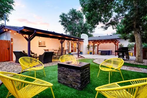 Unforgettable Stay HOT TUB and Fire Pit and 4 Miles to DT Denver