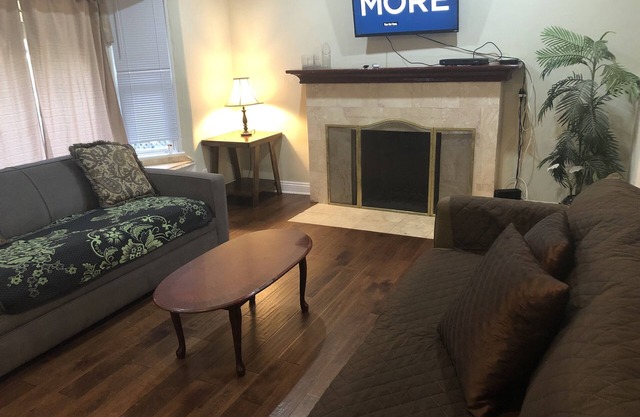 Unique 2 Bedroom Home in Burbank
