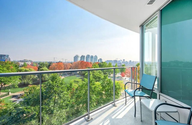 ★Unique★ 3br/2ba Beautiful Garden View Pool+Hot Tub+Sauna+Large Free Parking