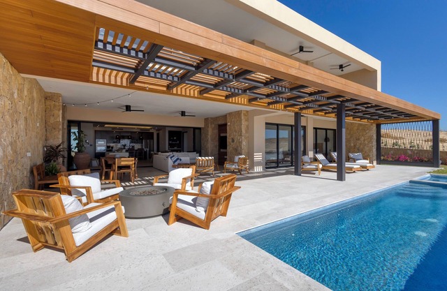 Unique 8 BR Residence in Alvar at Quivira