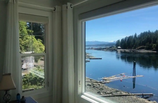 Unique and peaceful beach access getaway on Quadra Island. Outstanding view