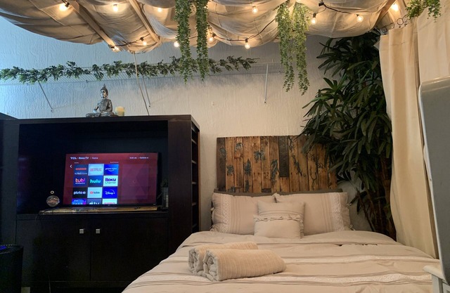 unique and private studio near PGA National & Palm Beach