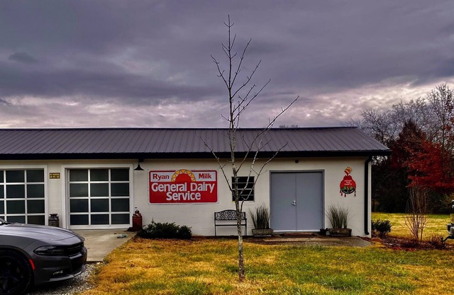 Unique, beautiful, location & only minute to Downtown Franklin & Nashville