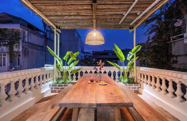 UNIQUE Creative Apartment w ROOFTOP Garden